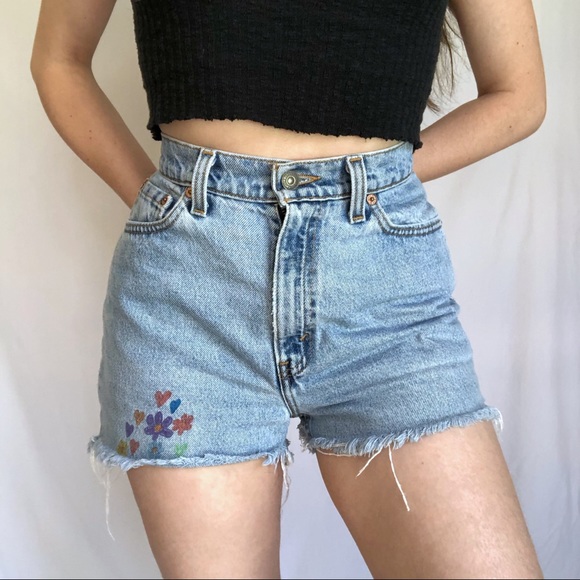 ❤️SOLD ON DEPOP❤️ Vintage Levi’s 512 Jean Cutoffs - Picture 2 of 8